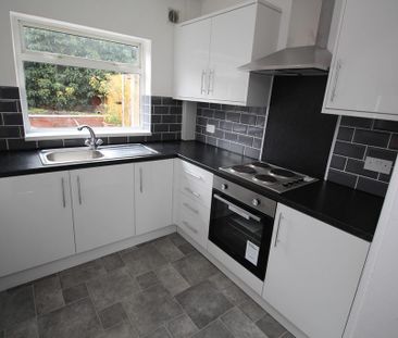 2 bedroom terraced house to rent - Photo 4