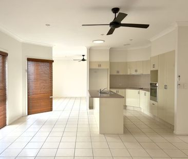 Single-Level 4 Bedroom Home in Prime Varsity Lakes Location - Photo 6
