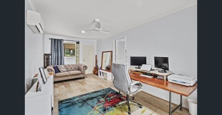 Spacious Family Home in a Quiet Cannonvale Cul-de-Sac - Photo 4