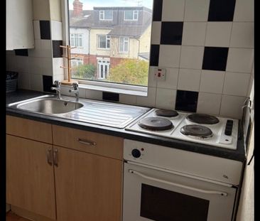 Room in a Shared House, Church Lane, LS15 - Photo 2