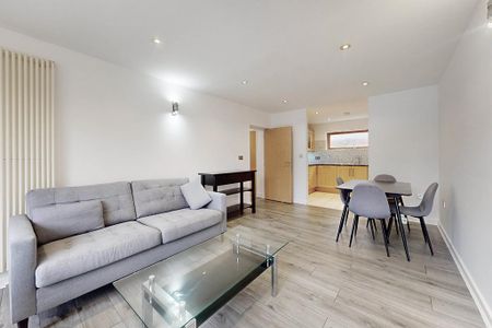 3 bedroom flat to rent - Photo 5