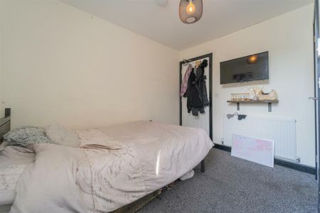 5 bedroom terraced house to rent - Photo 2