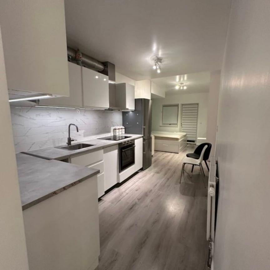 Postängsvägen, Norsborg - Photo 1