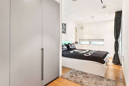 This is a beautiful 3 bedroom 2 bathroom apartment with access to incredible facilities. - Photo 5