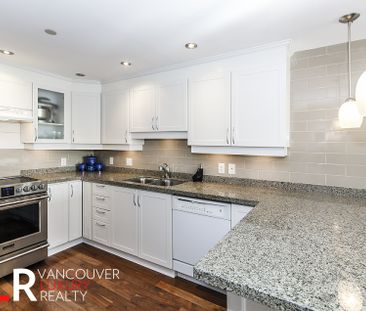 Condo in West Vancouver, BC - Photo 3