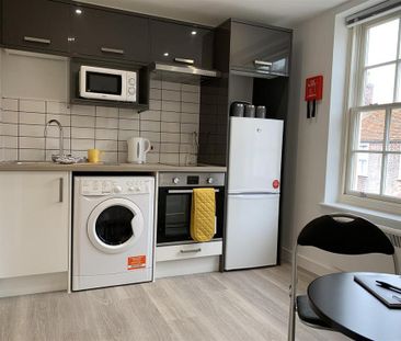 Studio to rent - Photo 3