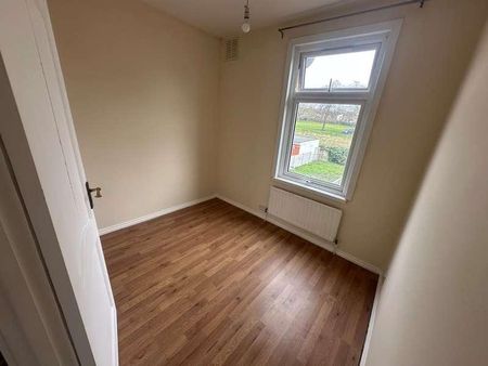 Chester Road, Ilford, Essex, IG3 - Photo 4