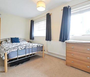 2 bedroom end of terrace house to rent - Photo 3