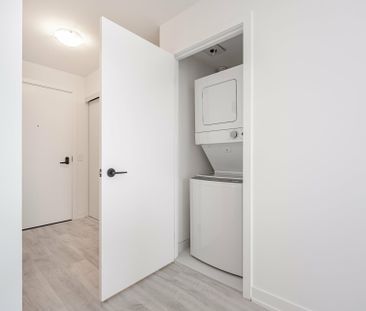 For Lease - 220 Missinnihe Way Unit# 1411, Mississauga, Ontario - Photo 2