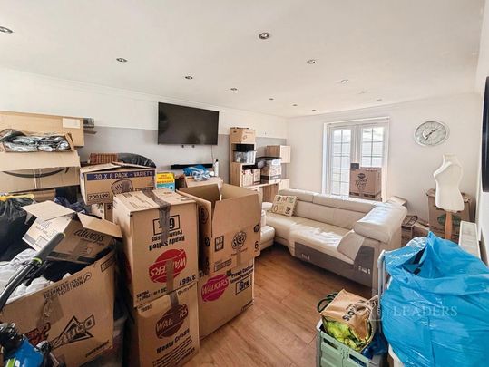 4 bedroom terraced house to rent - Photo 1