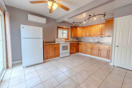 For Lease - 8 GARNER Avenue, Welland, Ontario - Photo 3