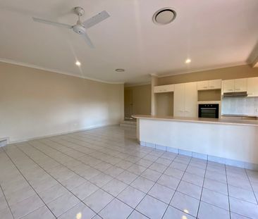 Spacious Family Home in Prime Robina Location! - Photo 4