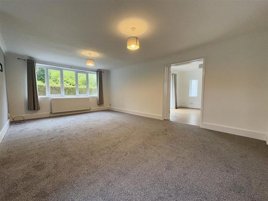 4 bedroom detached house to rent - Photo 1