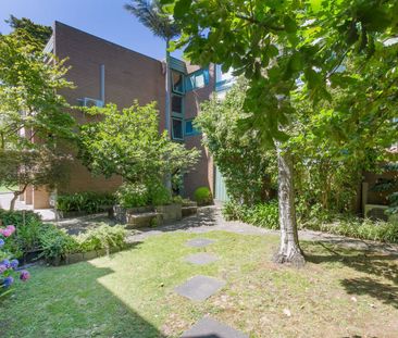 Stylish and Convenient Living in the Heart of Box Hill! - Photo 3