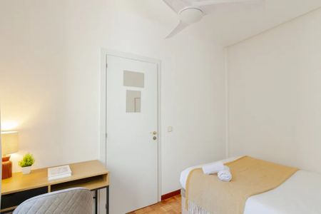 Calle de Fernández de la Hoz, Madrid, Community of Madrid 28010 - Photo 4