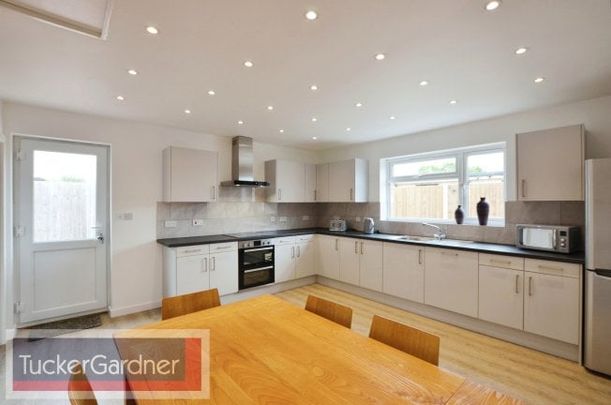 Vicarage Avenue, Sawston - Photo 1