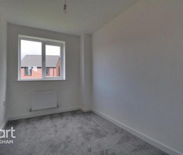 4 bedroom semi-detached house to rent - Photo 1