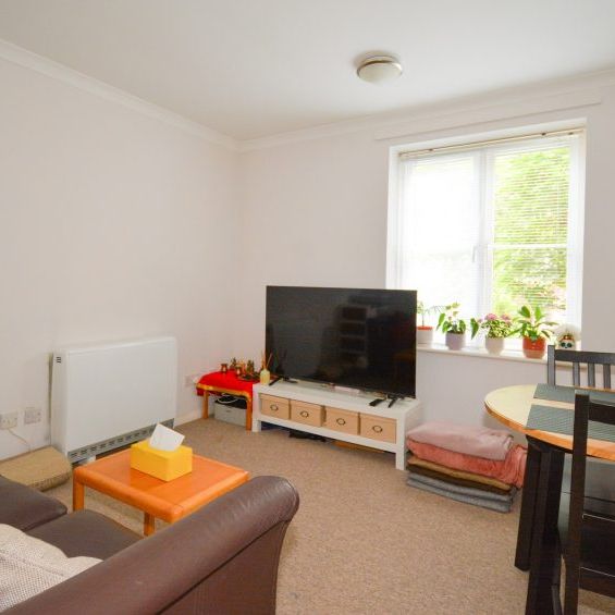 1 Bed Flat - Photo 1