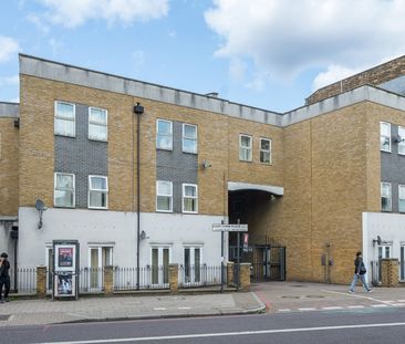 Flat to rent - Dairy Farm Place, London, SE15 - Photo 4