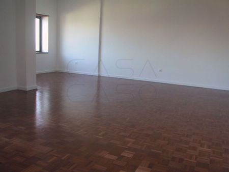 4 room luxury Flat for rent in Baixa de Setubal, Setúbal, Distrito de Setúbal - Photo 2