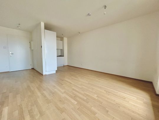 Großzügige 2-Zi.-Wohnung im 8.OG - Photo 1