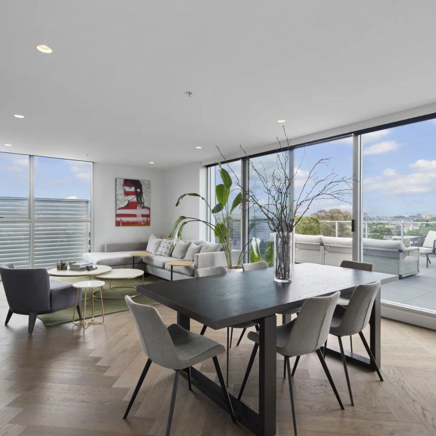 Luxury Furnished Residence with Spectacular Terrace & Park Views - Photo 1