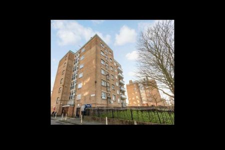 2 Bed Flat, Friern Road, SE22 - Photo 2