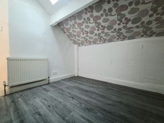 Kingsley Place, Halifax - Photo 1