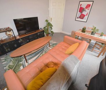 2 bedroom Flat in Montagu Drive, Leeds - Photo 1