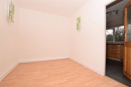 12, Sandhill Court, Leeds, West Yorkshire, LS17 6AH - Photo 2