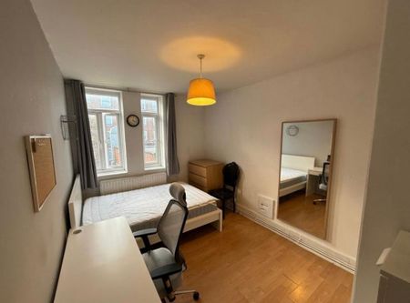 4 bedroom flat share to rent - Photo 2