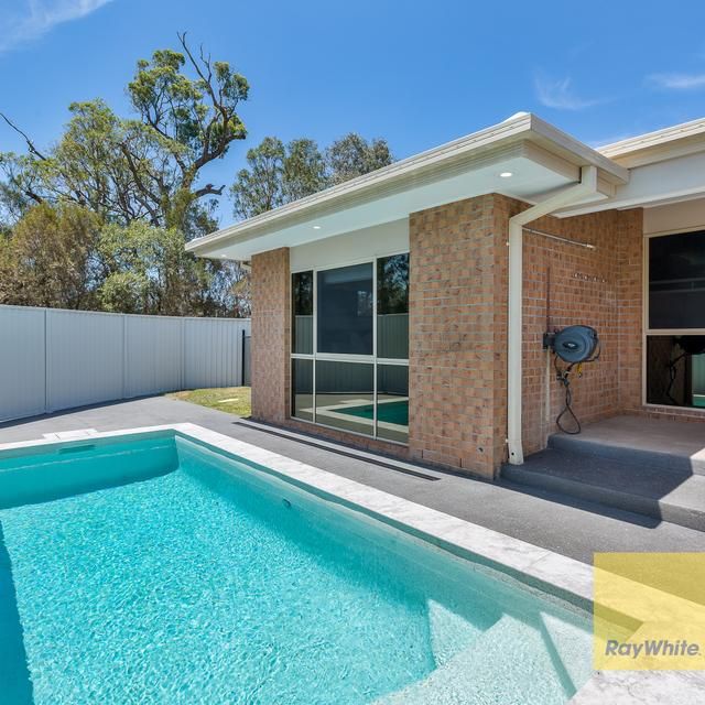 $930 per week / $3,720 Bond - Photo 1