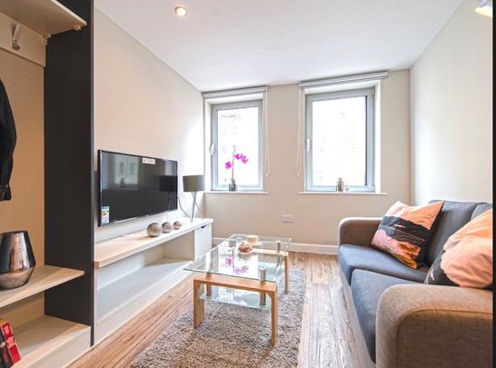 1 Bed Flat, East Parade, LS1 - Photo 1