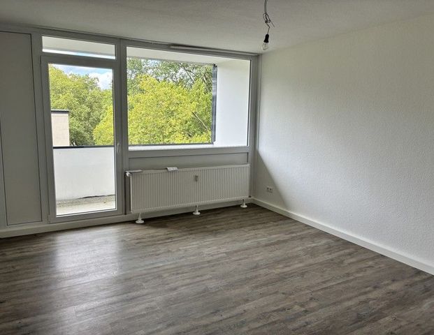 Mitten drin! Günstig geschnittene 3,5-Zi.-Wohnung - Foto 1