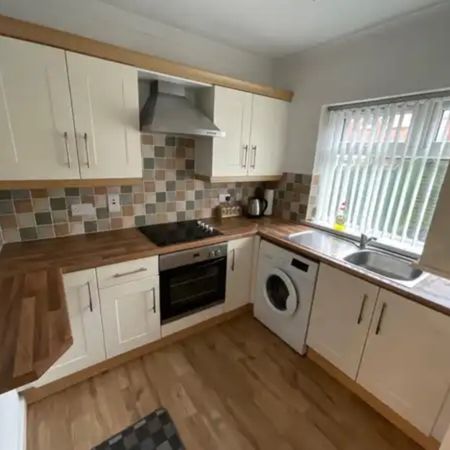 8 Dhu Varren Parade, Belfast, BT13 3FJ - Photo 4