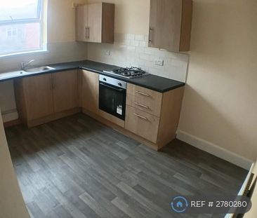 3 bedroom flat to rent - Photo 3