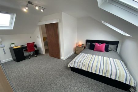 Rooms at City Road, Beeston, NG9 2LQ - Photo 2