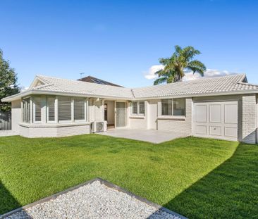 Beautifully Renovated Family Home in Prime Heathcote Location - Photo 6