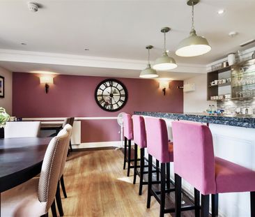Chelmer Lodge, Chelmsford, Essex - Photo 4