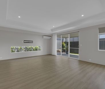 Lovely Three Bedroom Home in Baldivis - Photo 2