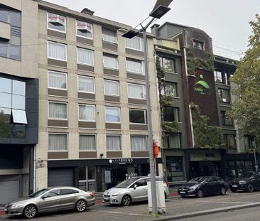 Appartement te huur in Genk voor € 800 met 1 slaapkamer - Photo 6