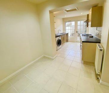3 bedroom terraced house to rent - Photo 6