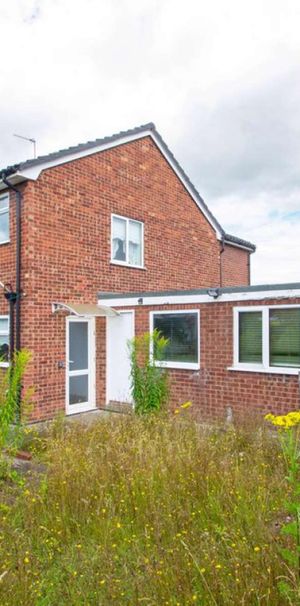 Stunning 6-Bed HMO - Available NOW! Room 4 - Photo 1