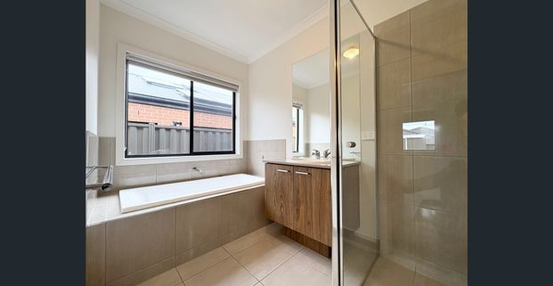 Modern Family Living in a Prime Greenvale Location - Photo 1