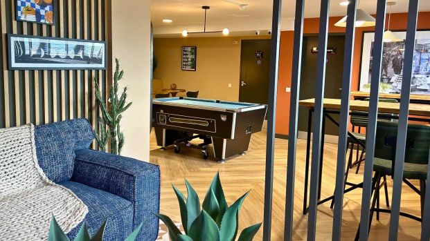 One Bed Flat - Photo 1