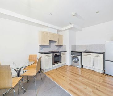 Flat to rent on - Photo 5