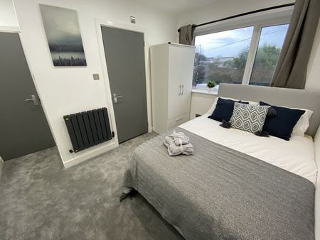 Room in a Shared House, Robin Hood Road, CV3 - Photo 2