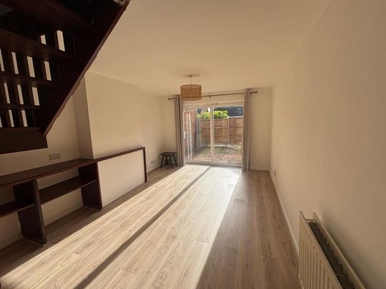 2 bedroom end of terrace house to rent - Photo 1