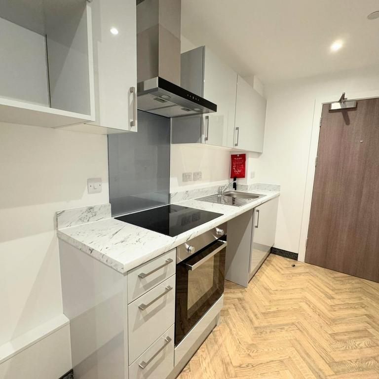 Studio to rent - Photo 1