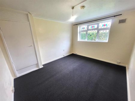 2 bedroom ground floor flat to rent - Photo 5